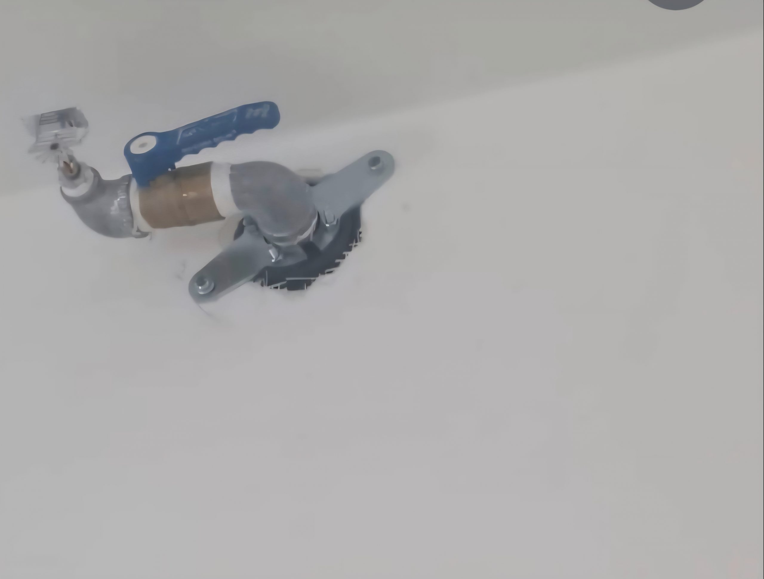 אטם 69.5 מ"מ חרושתי עם אוזנים לשרוול "3 לצינור ספרינקלר