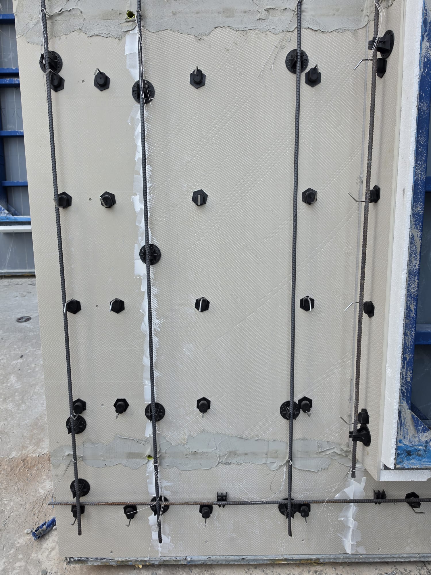 כיפה לברזל שומר מרחק לגרניט פורצלן, ברנוביץ, מצע רך