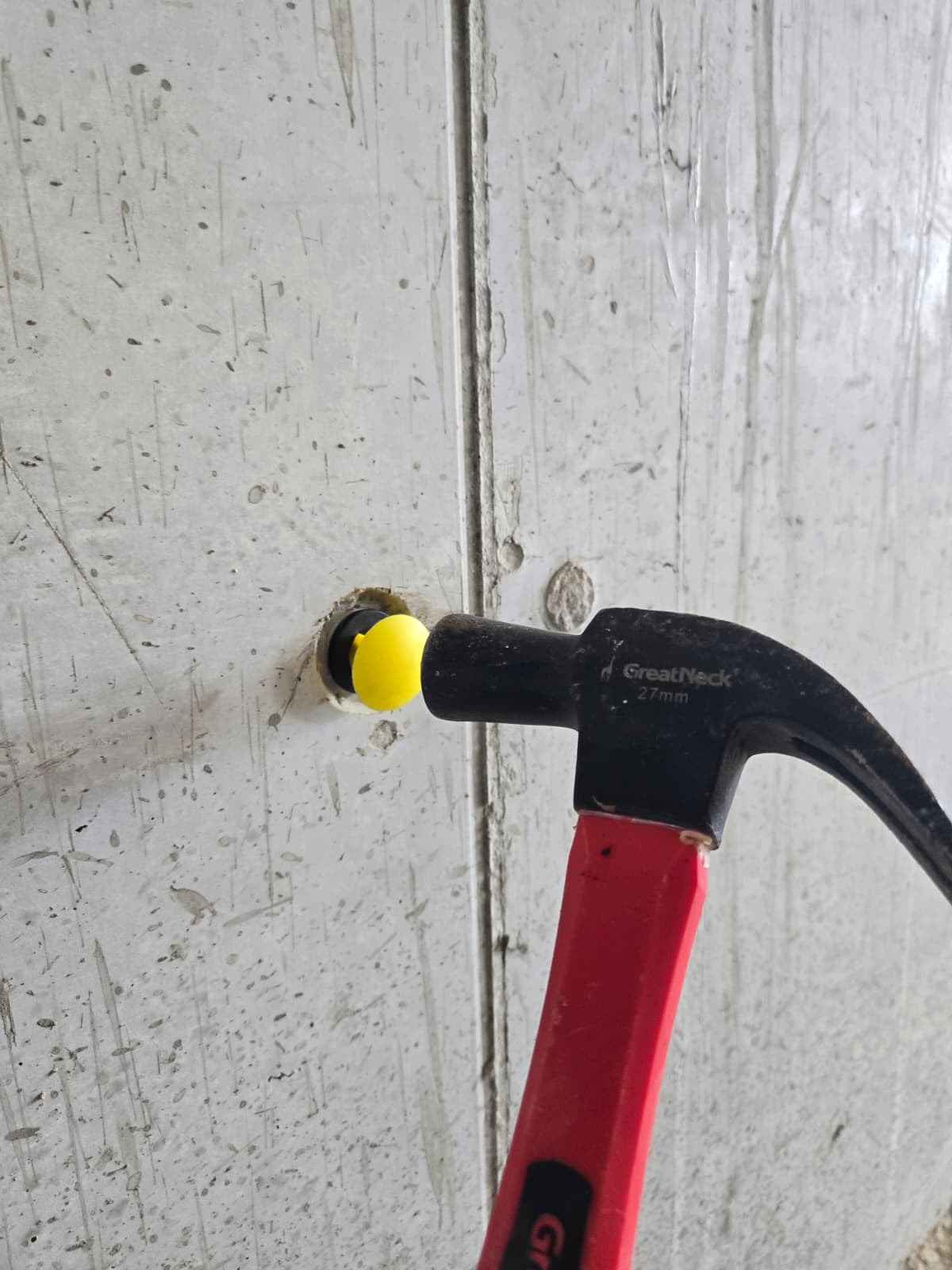 25 Button אטם מאושר פקע"ר להרכבה בהלימת פטיש בקיר חיצוני או פנימי בצינור מרירון לממ"ד או מאגר מים/לקיר קונסטרוקטיבי